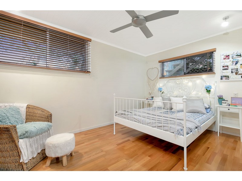 21 Boronia Street, Redland Bay QLD 4165