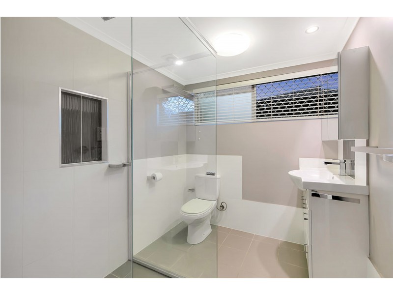 21 Boronia Street, Redland Bay QLD 4165