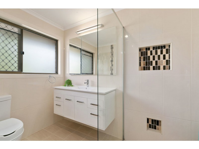 11 Chinnock Court, Alexandra Hills QLD 4161