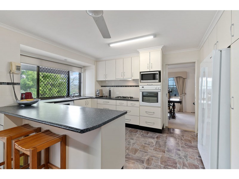 11 Chinnock Court, Alexandra Hills QLD 4161