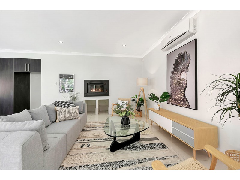 6 Bream Place, Redland Bay QLD 4165