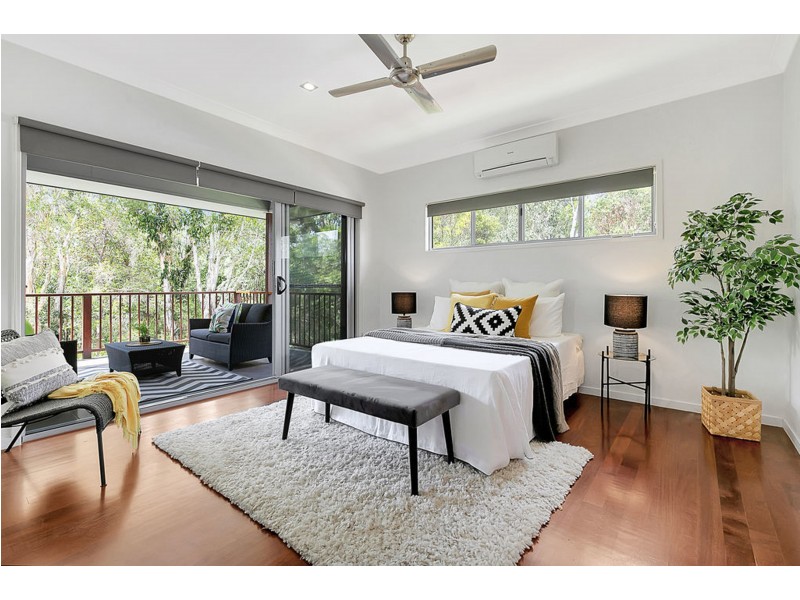 6 Bream Place, Redland Bay QLD 4165