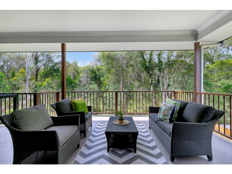 6 Bream Place, Redland Bay QLD 4165