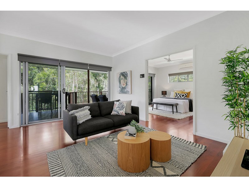 6 Bream Place, Redland Bay QLD 4165