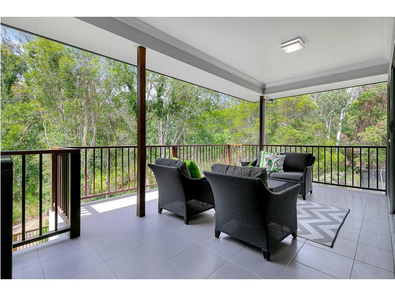 6 Bream Place, Redland Bay QLD 4165