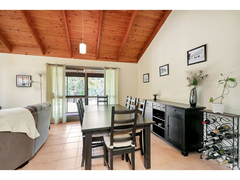 52 Wallaby Road, Redland Bay QLD 4165