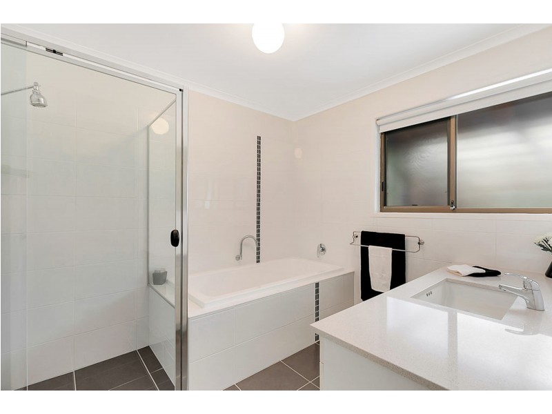 52 Wallaby Road, Redland Bay QLD 4165