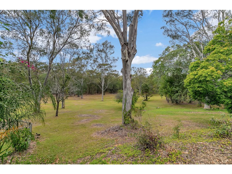 52 Wallaby Road, Redland Bay QLD 4165