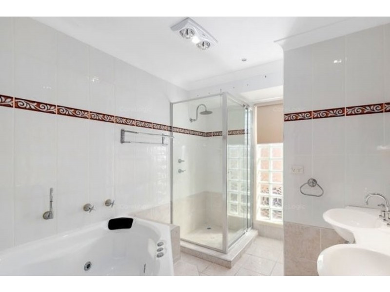 10 Keel Street, Birkdale QLD 4159