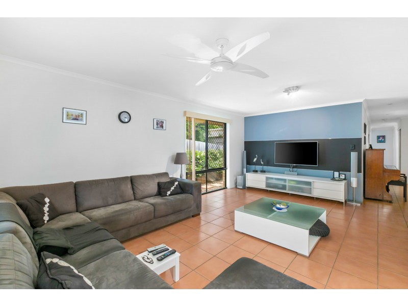 32 Kalmia Drive, Redland Bay QLD 4165