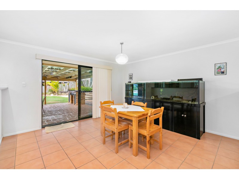 32 Kalmia Drive, Redland Bay QLD 4165