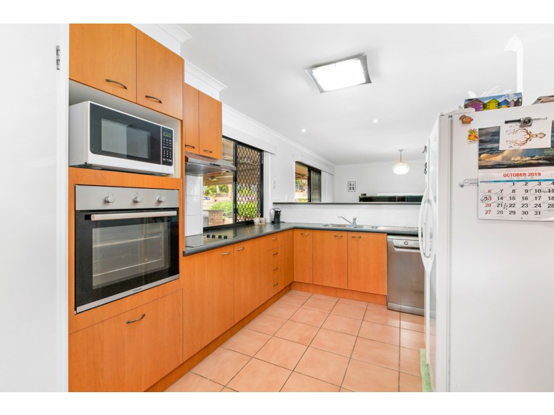 32 Kalmia Drive, Redland Bay QLD 4165