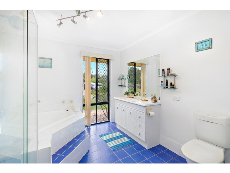 32 Kalmia Drive, Redland Bay QLD 4165