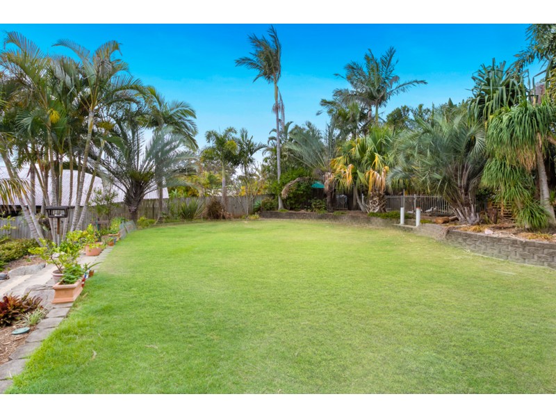 32 Kalmia Drive, Redland Bay QLD 4165