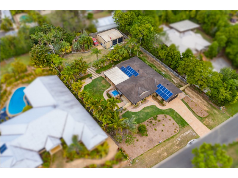 32 Kalmia Drive, Redland Bay QLD 4165