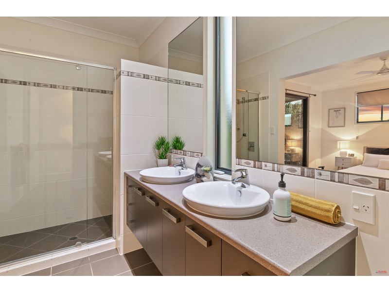 17 Cross Lane, Cleveland QLD 4163