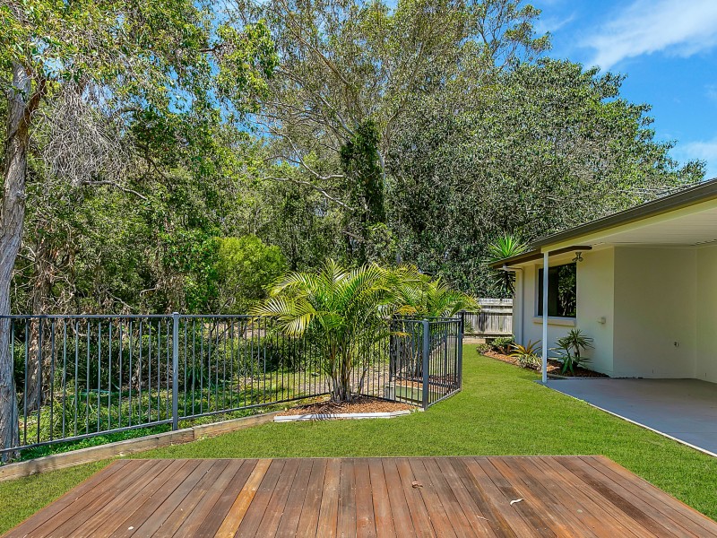 12 Bream Place, Redland Bay QLD 4165