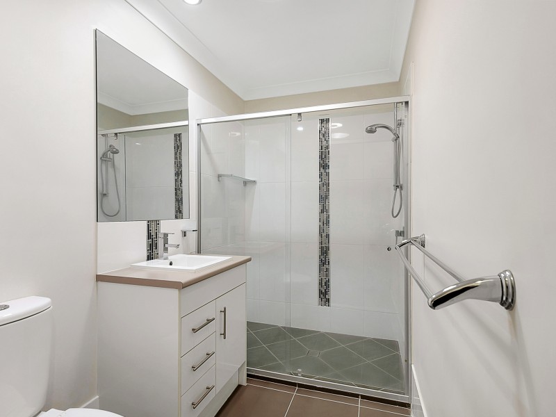 12 Bream Place, Redland Bay QLD 4165