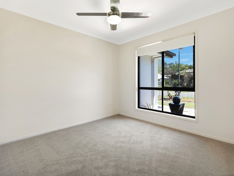 12 Bream Place, Redland Bay QLD 4165