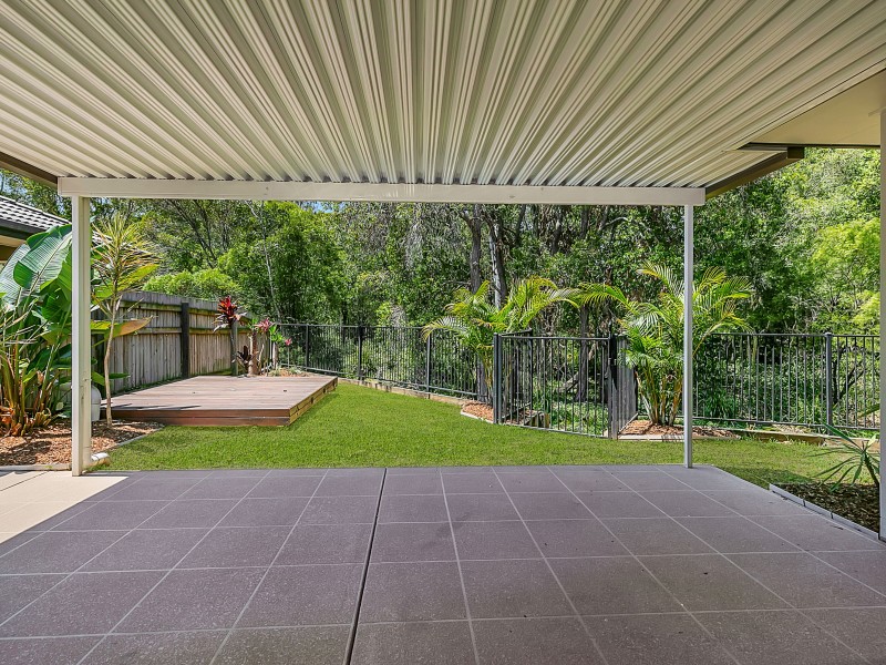 12 Bream Place, Redland Bay QLD 4165