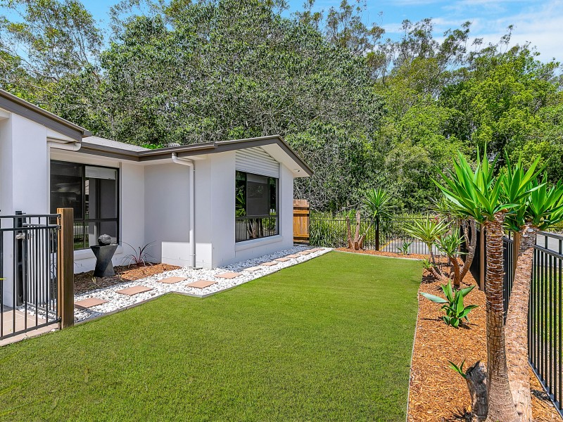 12 Bream Place, Redland Bay QLD 4165