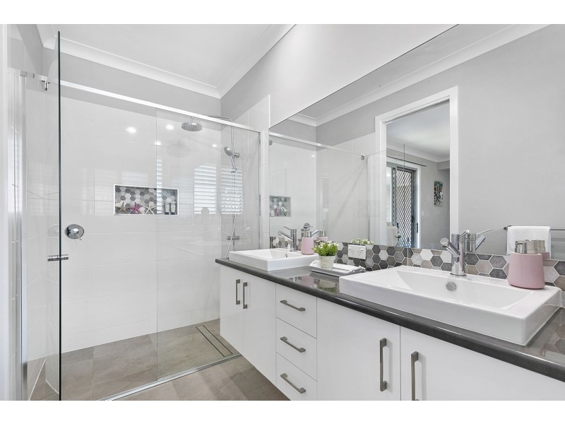 7 Jellicoe Street, Wellington Point QLD 4160