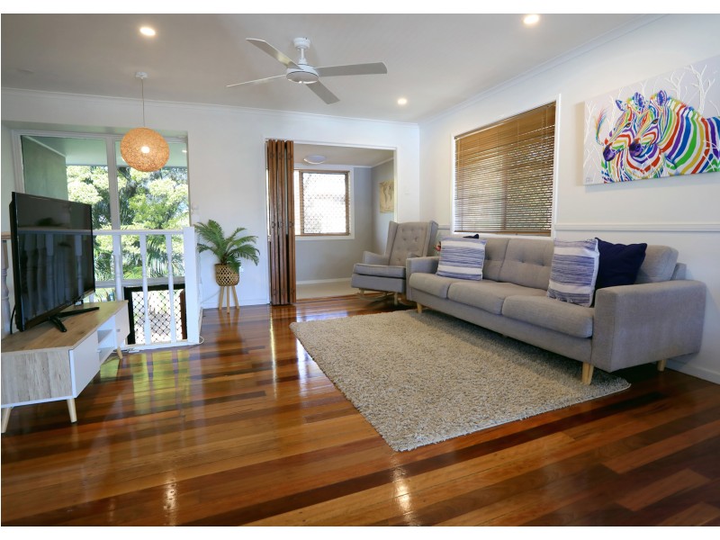 21A Charles Street, Birkdale QLD 4159