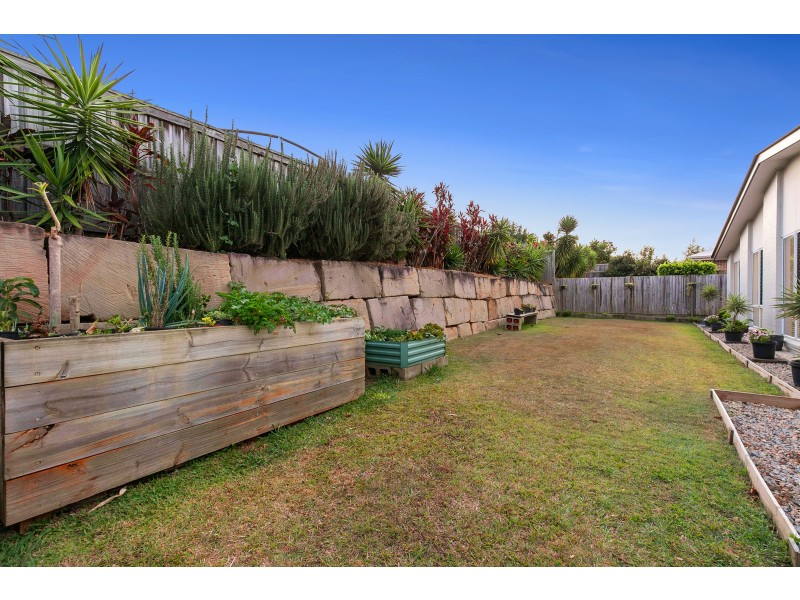 13 Pyrus Place, Redland Bay QLD 4165