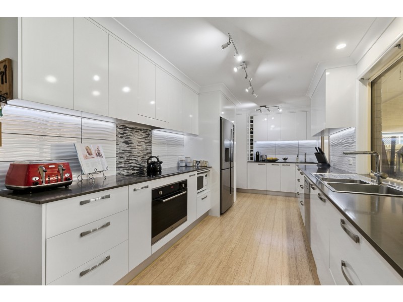 5 Shonagh Court, Birkdale QLD 4159