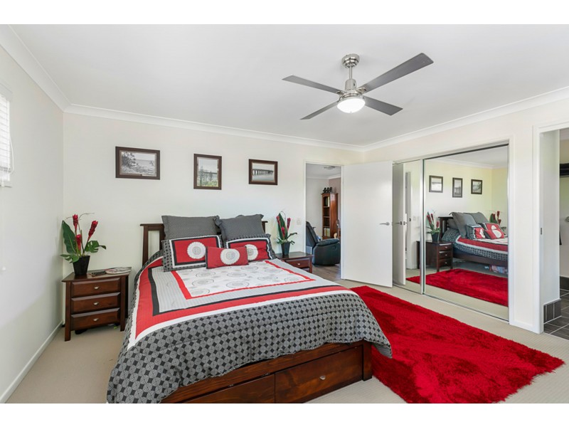 8 Roy Street, Thorneside QLD 4158