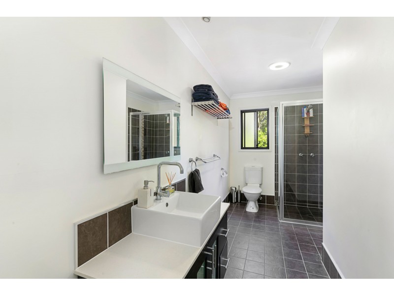 8 Roy Street, Thorneside QLD 4158