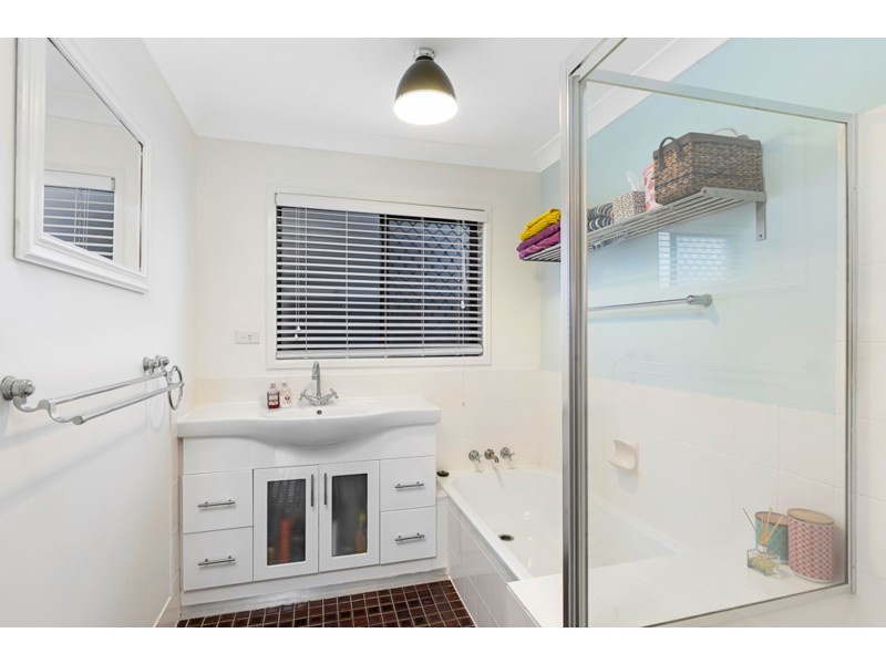 8 Roy Street, Thorneside QLD 4158