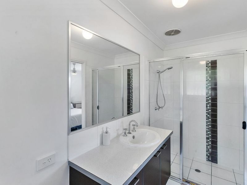 20 Keswick Place, Redland Bay QLD 4165