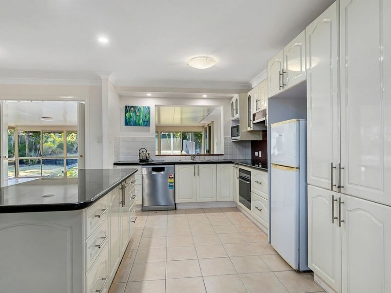 4 St Georges Court, Victoria Point QLD 4165