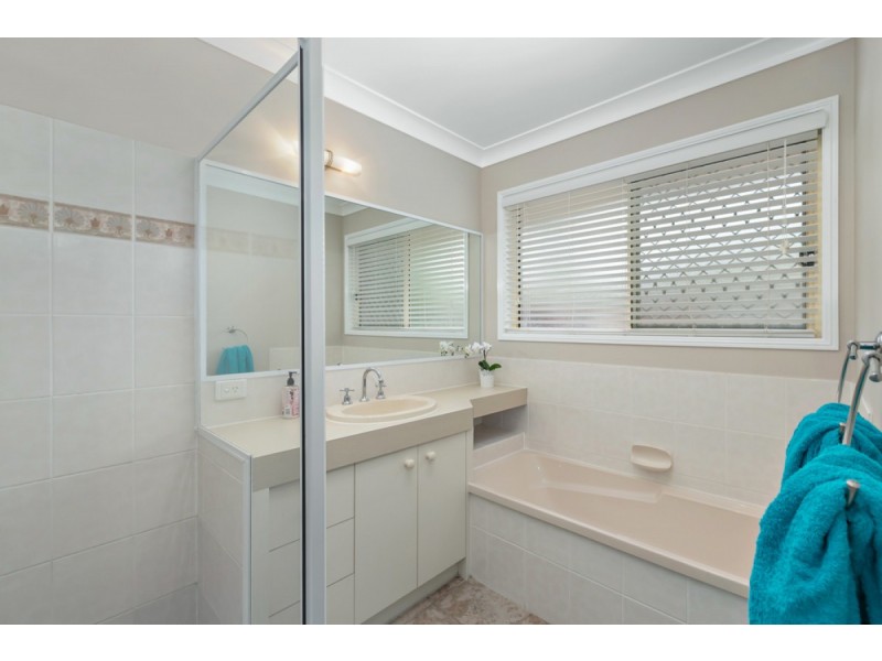 28 Redgrove Avenue, Wellington Point QLD 4160