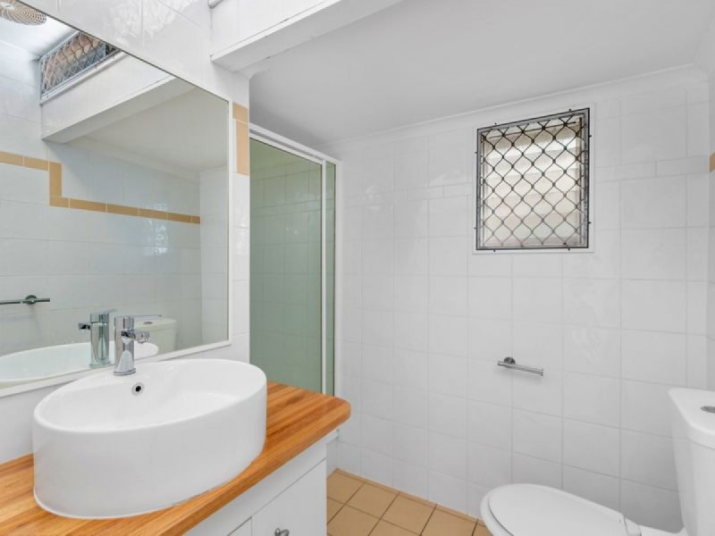1/72 McFadden Street, Wynnum QLD 4178