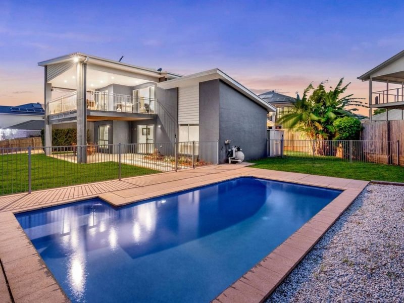 38 Huntly Place, Redland Bay QLD 4165
