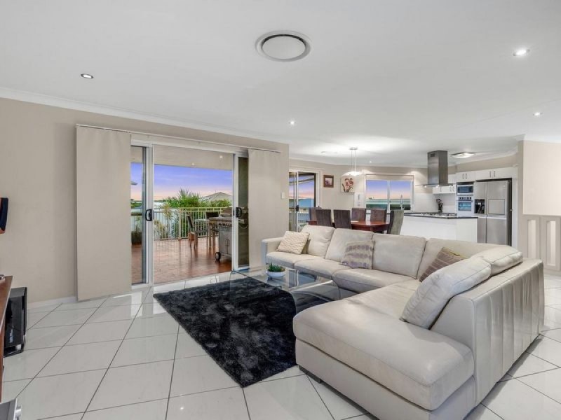 38 Huntly Place, Redland Bay QLD 4165