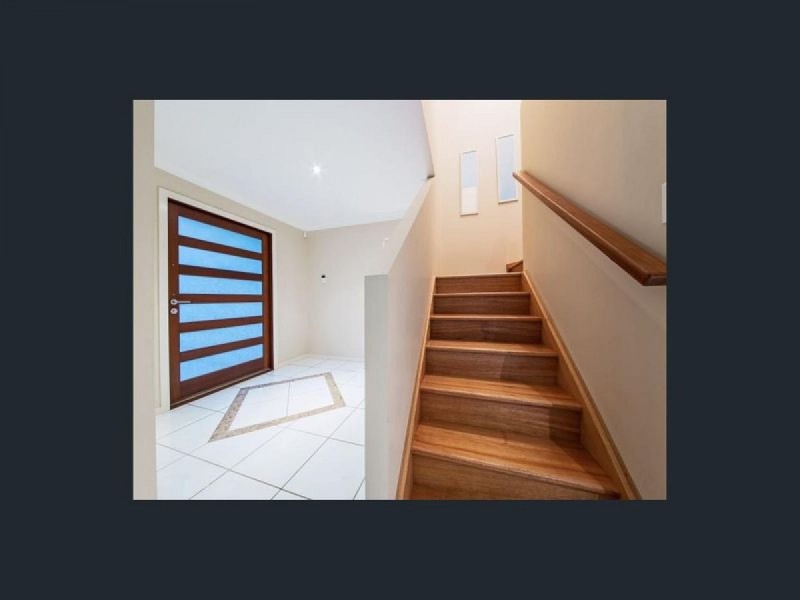 38 Huntly Place, Redland Bay QLD 4165
