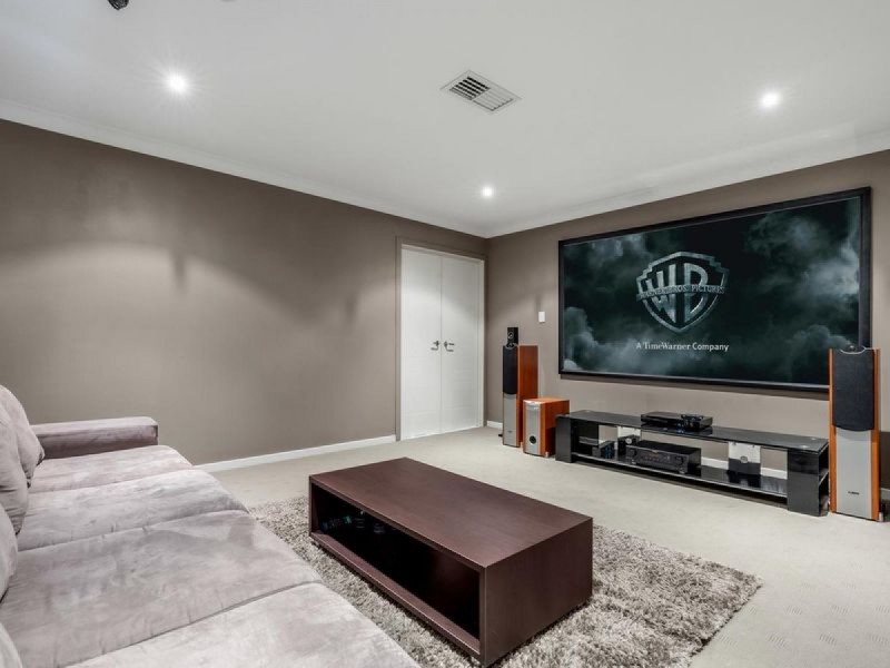 38 Huntly Place, Redland Bay QLD 4165