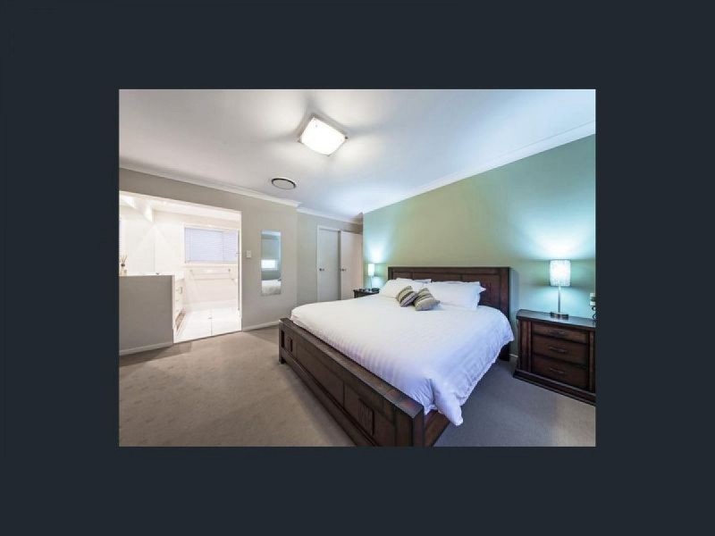 38 Huntly Place, Redland Bay QLD 4165
