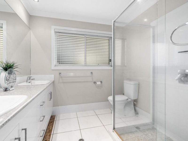 38 Huntly Place, Redland Bay QLD 4165