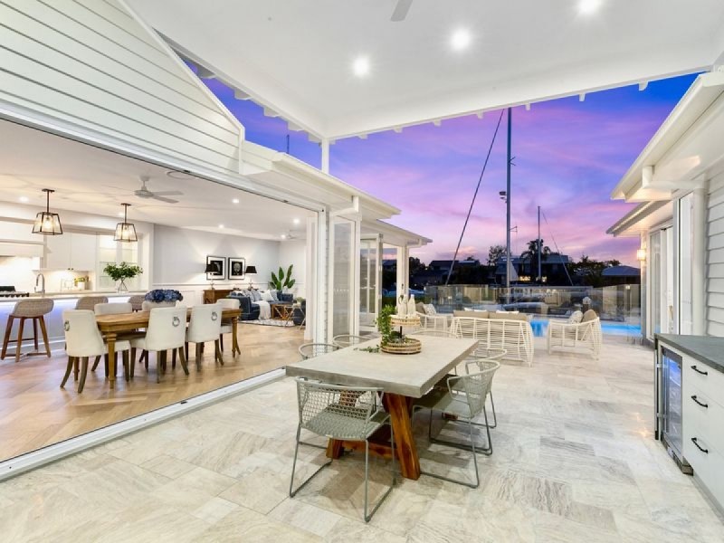 10 Sternlight Court, Raby Bay QLD 4163