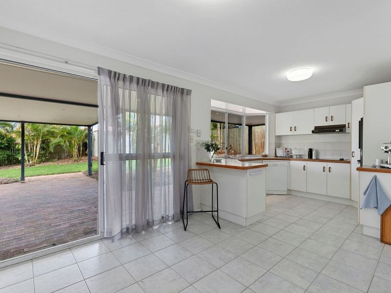 16 Chatsworth Circuit, Capalaba QLD 4157