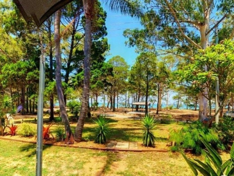 36 Victoria Pde South, Coochiemudlo Island QLD 4184