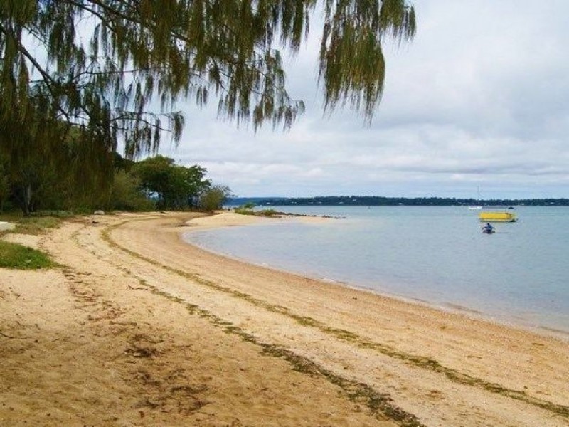 36 Victoria Pde South, Coochiemudlo Island QLD 4184