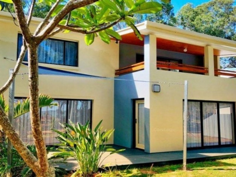 36 Victoria Pde South, Coochiemudlo Island QLD 4184