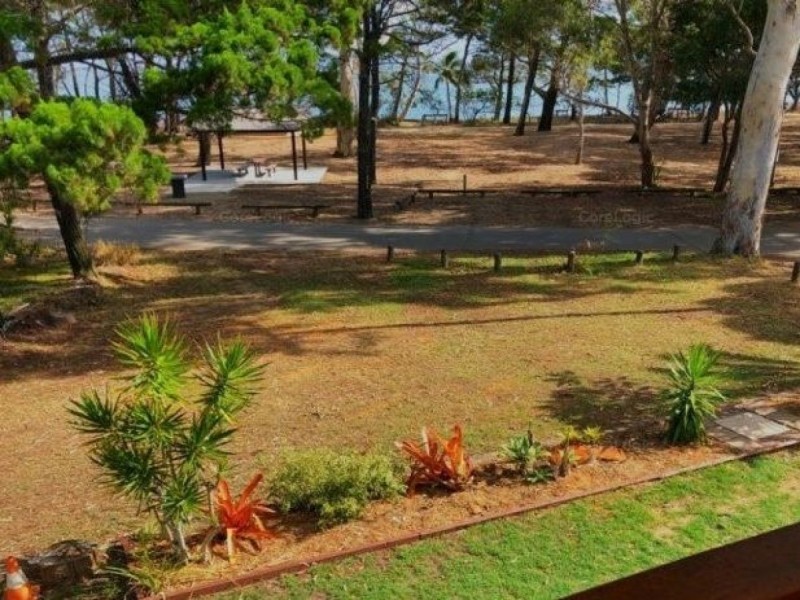 36 Victoria Pde South, Coochiemudlo Island QLD 4184