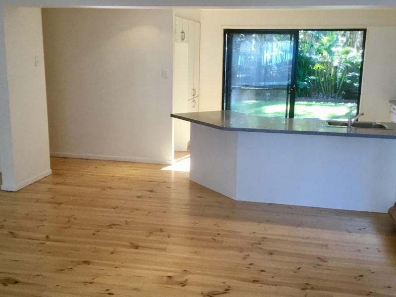 36 Victoria Pde South, Coochiemudlo Island QLD 4184