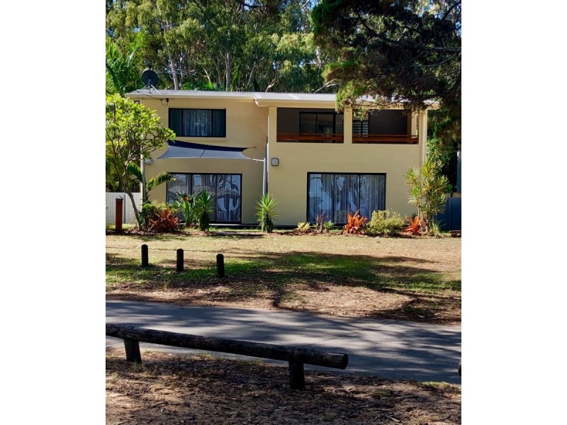 36 Victoria Pde South, Coochiemudlo Island QLD 4184